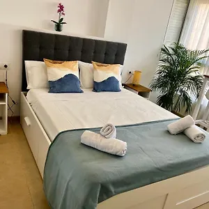 https://small-apartament-by-the-sea.hotelsinnerja.org