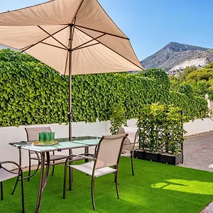https://villa-carmen-garden-parking.hotelsinnerja.org